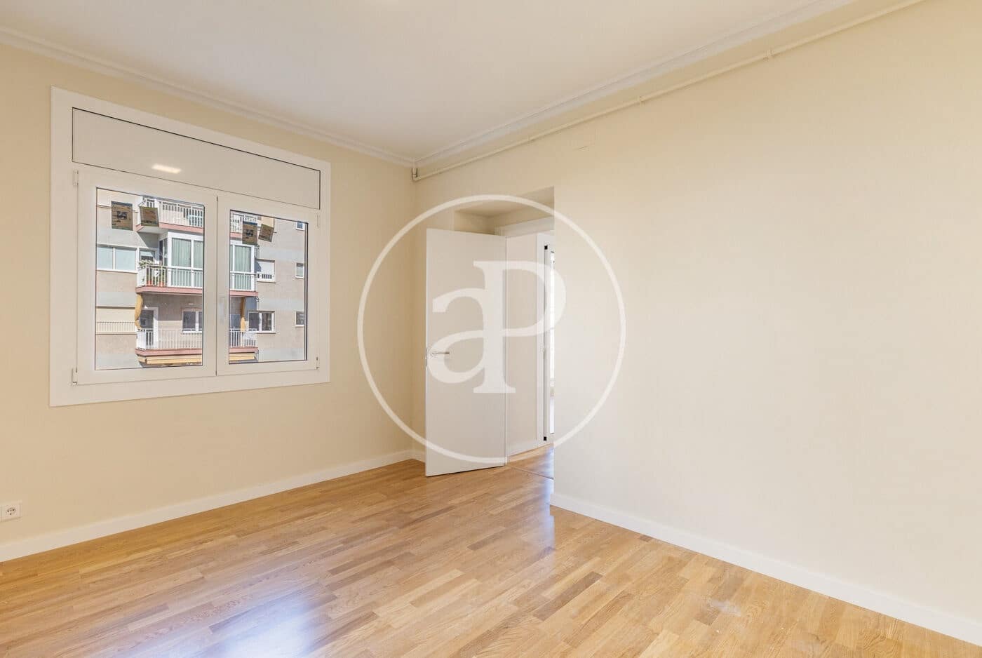 Apartamento de 5 habitaciones en Barcelona ciudad en alquiler - 2.850 € (Ref: 9939958)