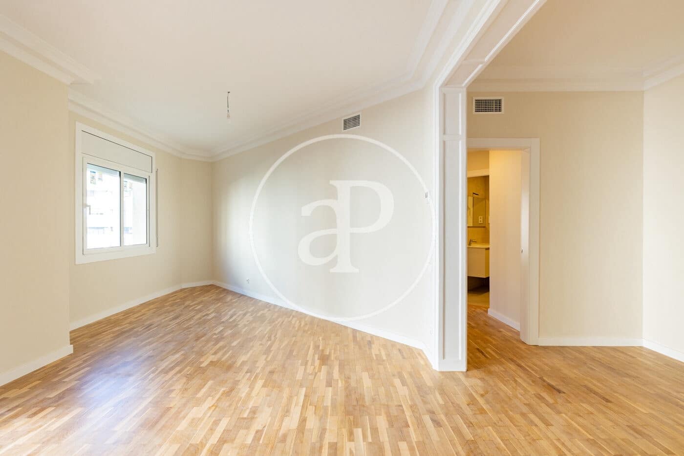 Apartamento de 5 habitaciones en Barcelona ciudad en alquiler - 2.850 € (Ref: 9939958)