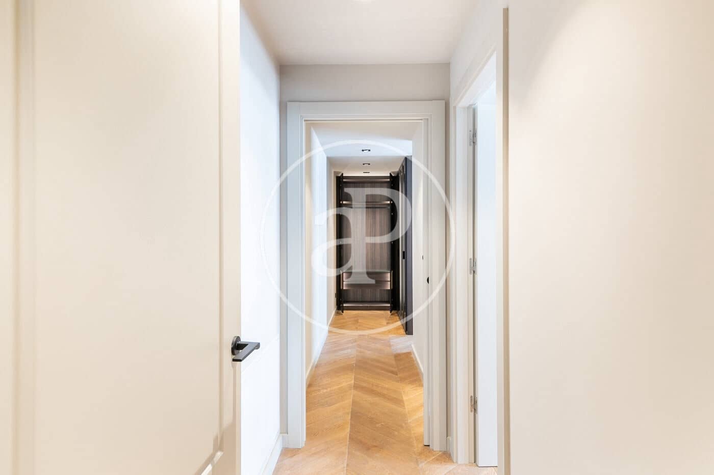 3 soverom Leilighet til leie i Barcelona by - € 2 600 (Ref: 9939959)