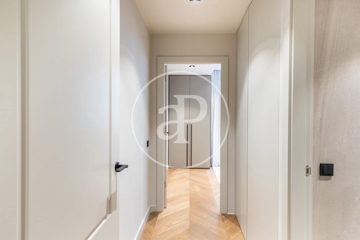 3 soverom Leilighet til leie i Barcelona by - € 2 600 (Ref: 9939959)