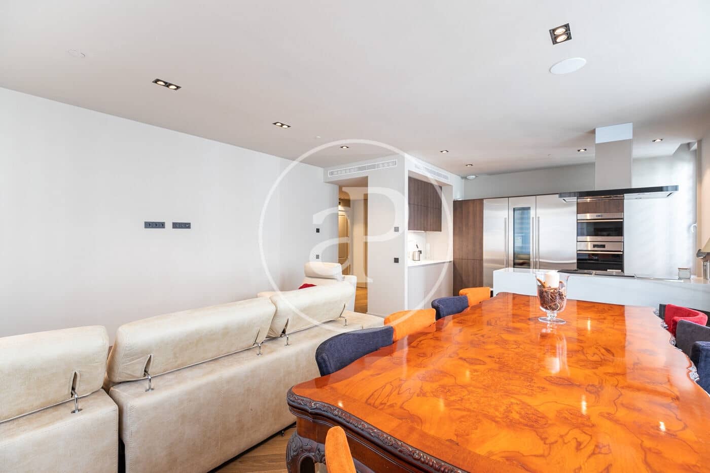 3 soverom Leilighet til leie i Barcelona by - € 2 600 (Ref: 9939959)