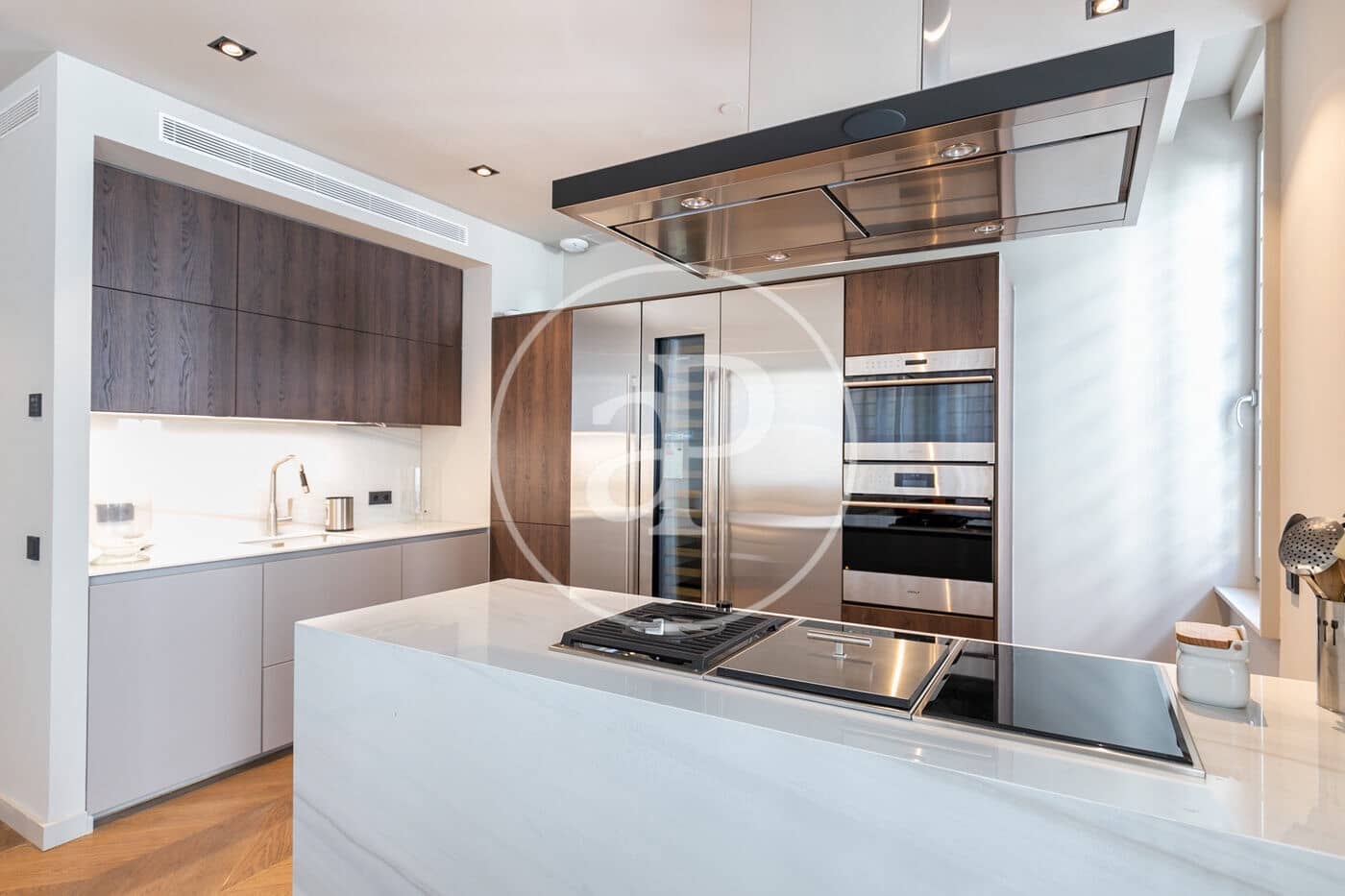 3 soverom Leilighet til leie i Barcelona by - € 2 600 (Ref: 9939959)