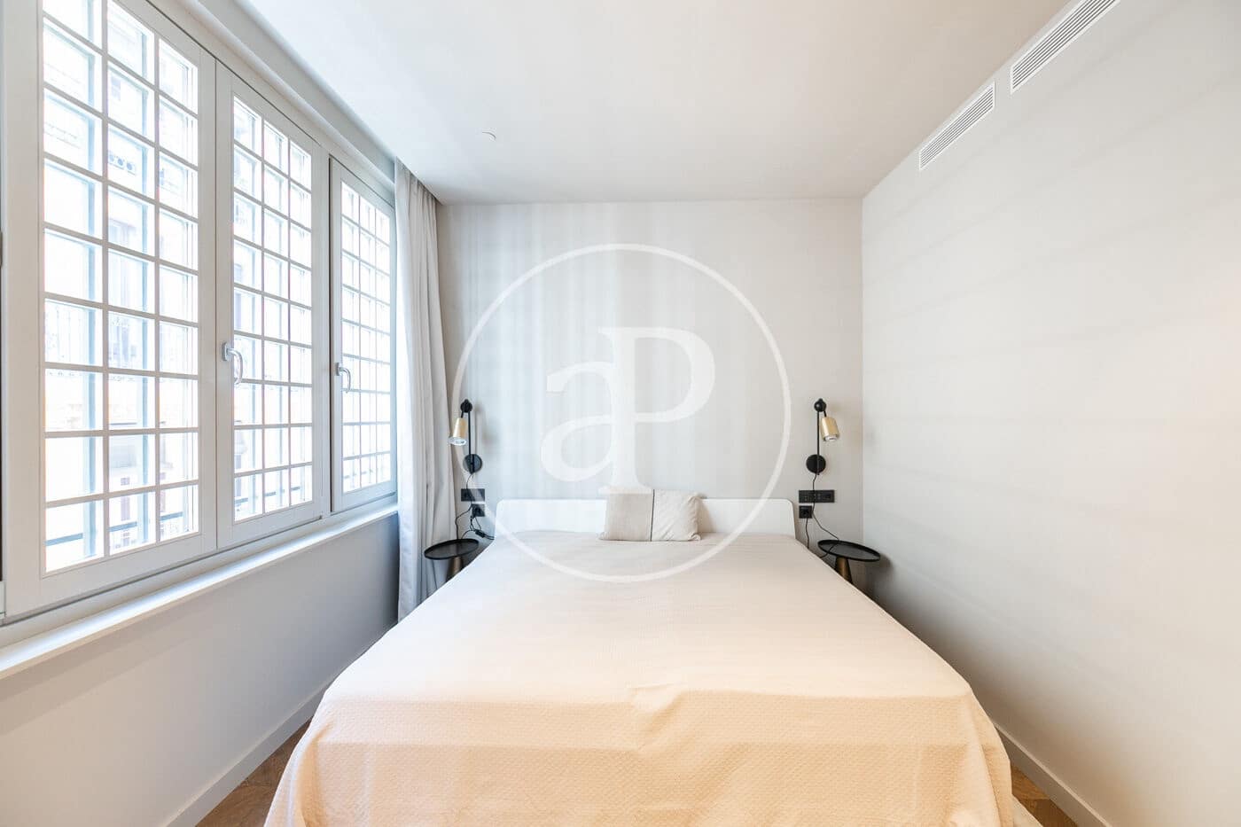 3 soverom Leilighet til leie i Barcelona by - € 2 600 (Ref: 9939959)