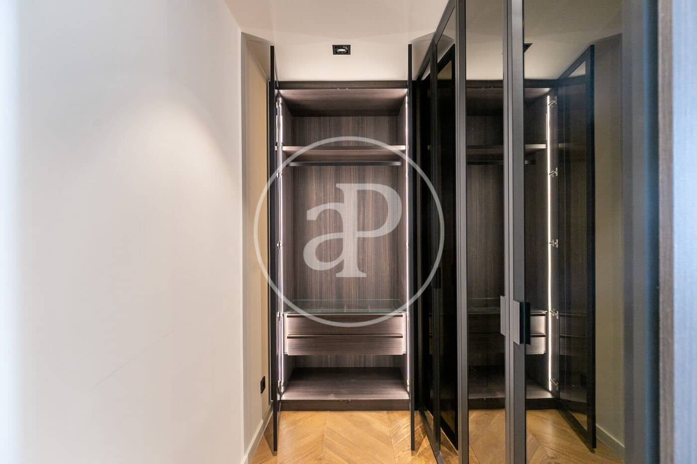 3 soverom Leilighet til leie i Barcelona by - € 2 600 (Ref: 9939959)