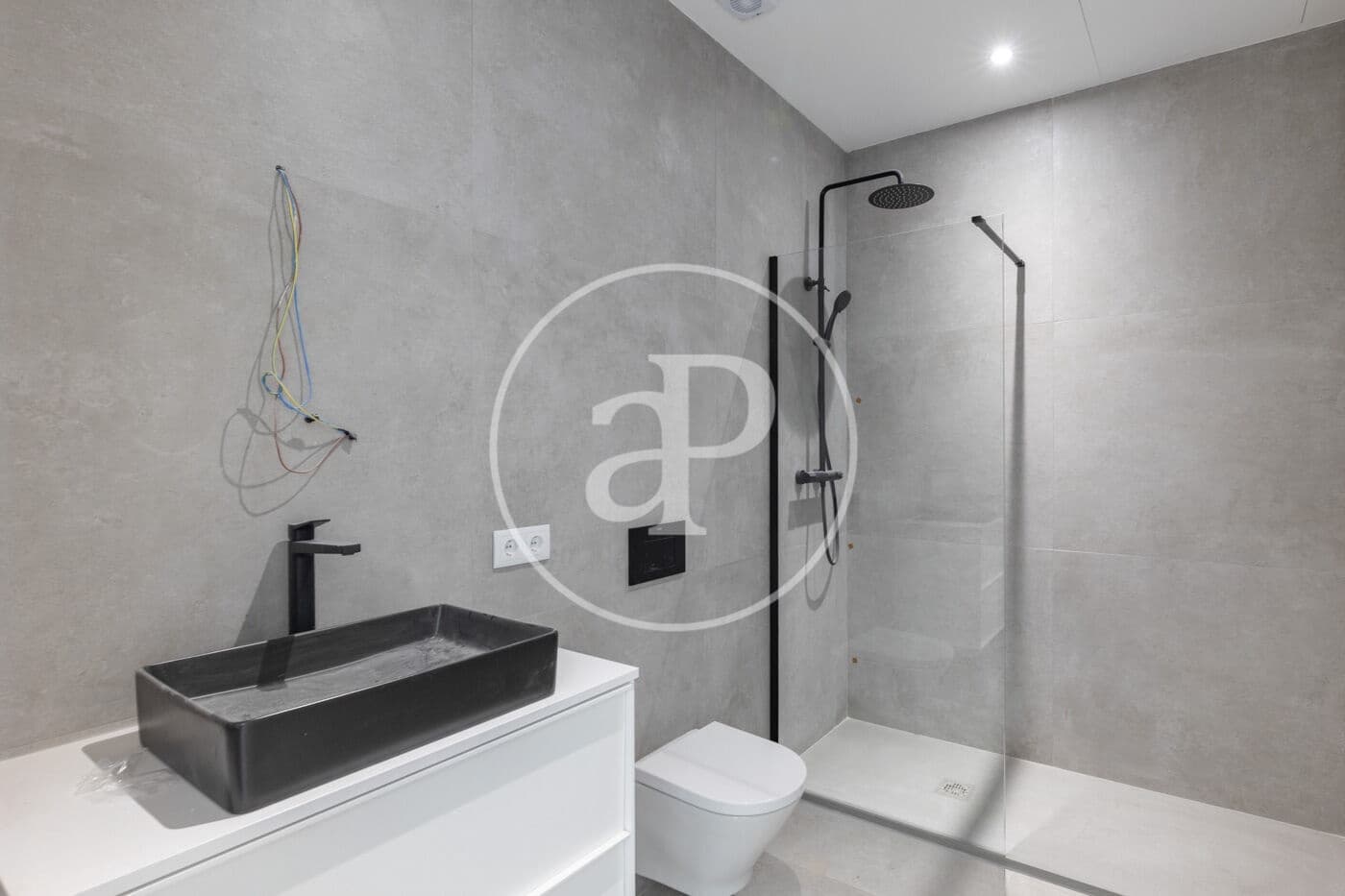 Penthouse til salgs i Barcelona by med svømmebasseng - € 2 290 000 (Ref: 9939960)