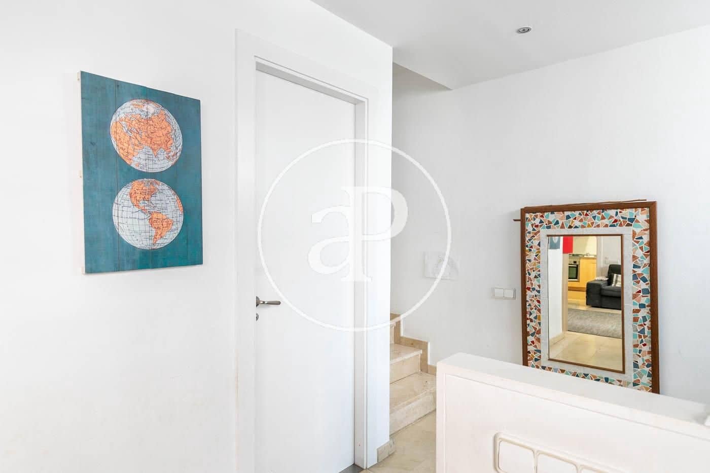 3 soverom Villa til leie i Barcelona by med garasje - € 3 069 (Ref: 9942512)