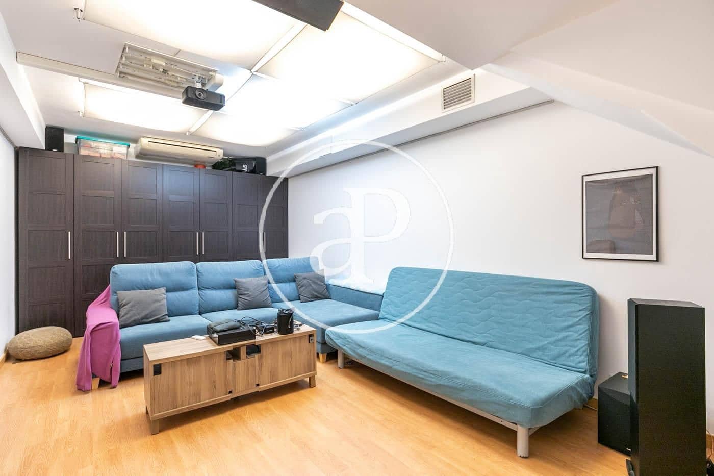 3 soverom Villa til leie i Barcelona by med garasje - € 3 069 (Ref: 9942512)