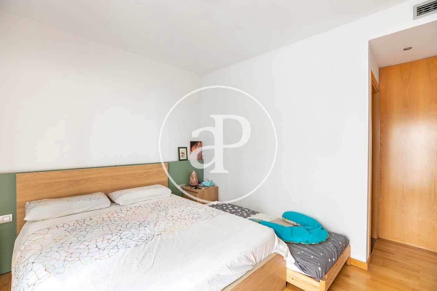 3 soverom Villa til leie i Barcelona by med garasje - € 3 069 (Ref: 9942512)