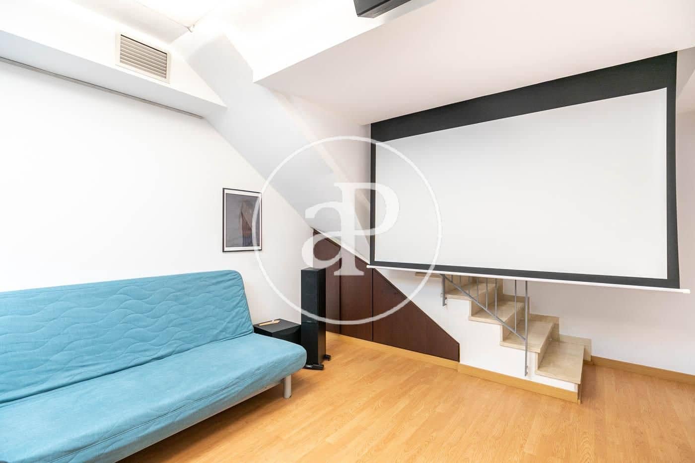 3 soverom Villa til leie i Barcelona by med garasje - € 3 069 (Ref: 9942512)