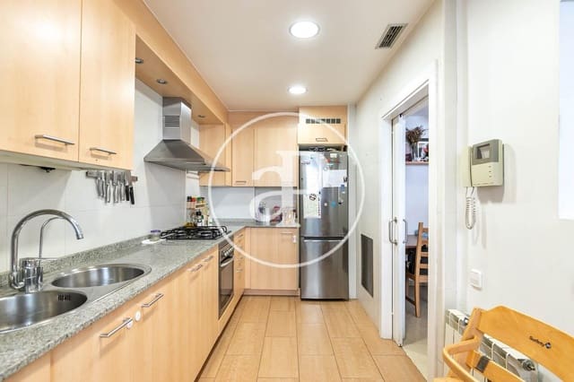 3 soverom Villa til leie i El Poblenou, Barcelona by med garasje - € 3 069 (Ref: 9942512)