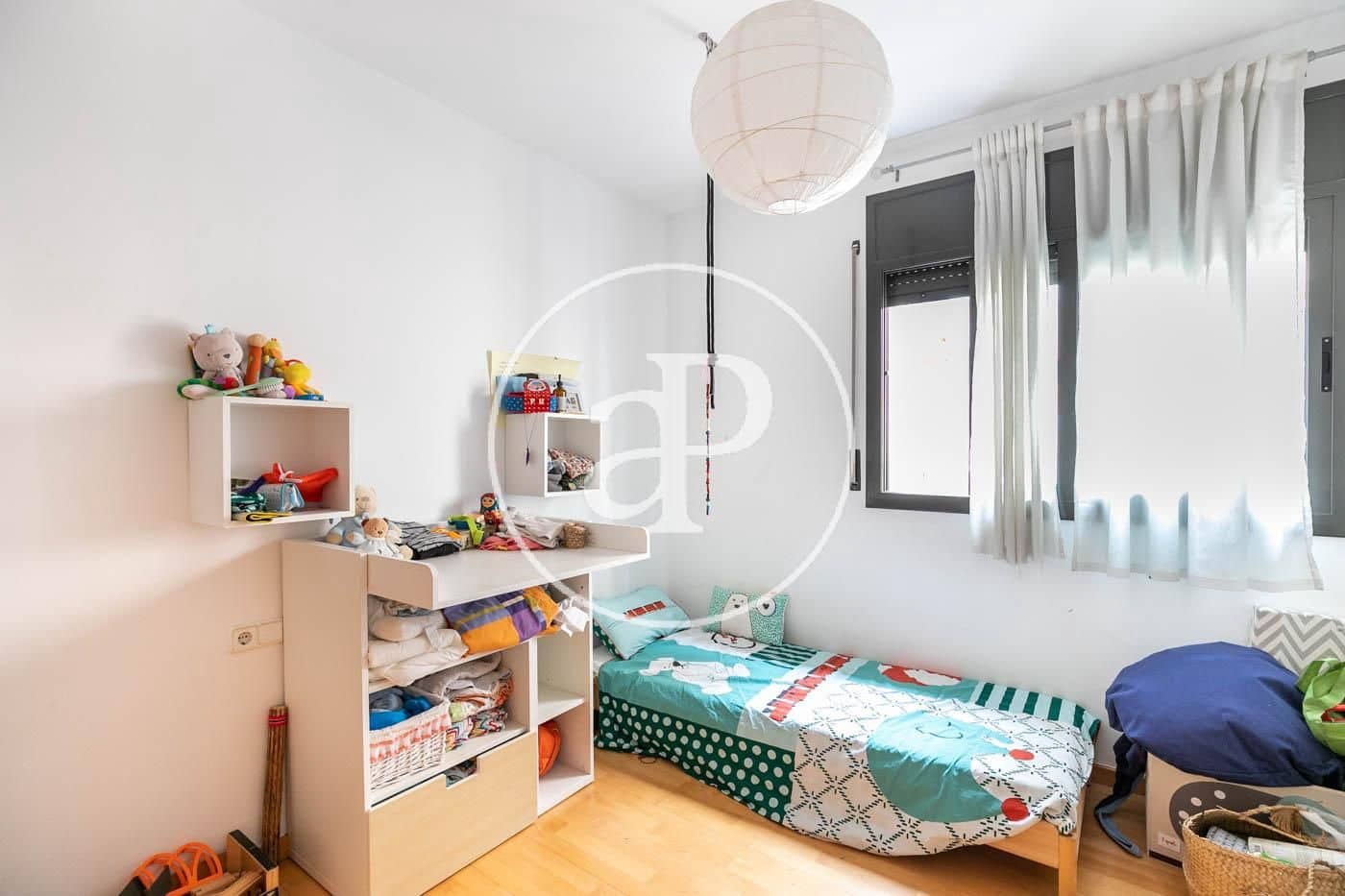 3 soverom Villa til leie i Barcelona by med garasje - € 3 069 (Ref: 9942512)