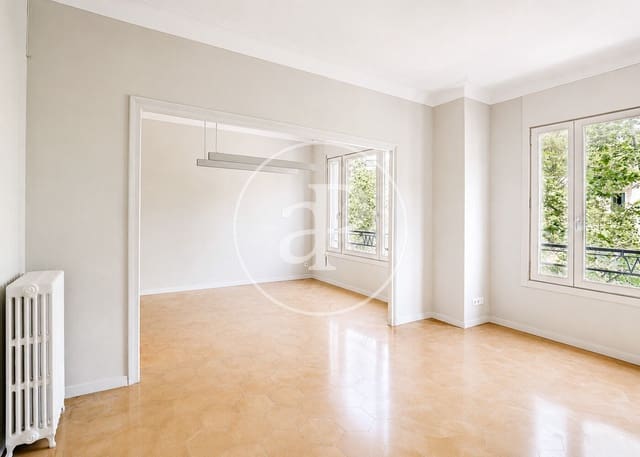 4 sypialnia Apartament na sprzedaż w La Dreta de L'Eixample, Miasto Barcelona - 910 000 € (Ref: 9947906)