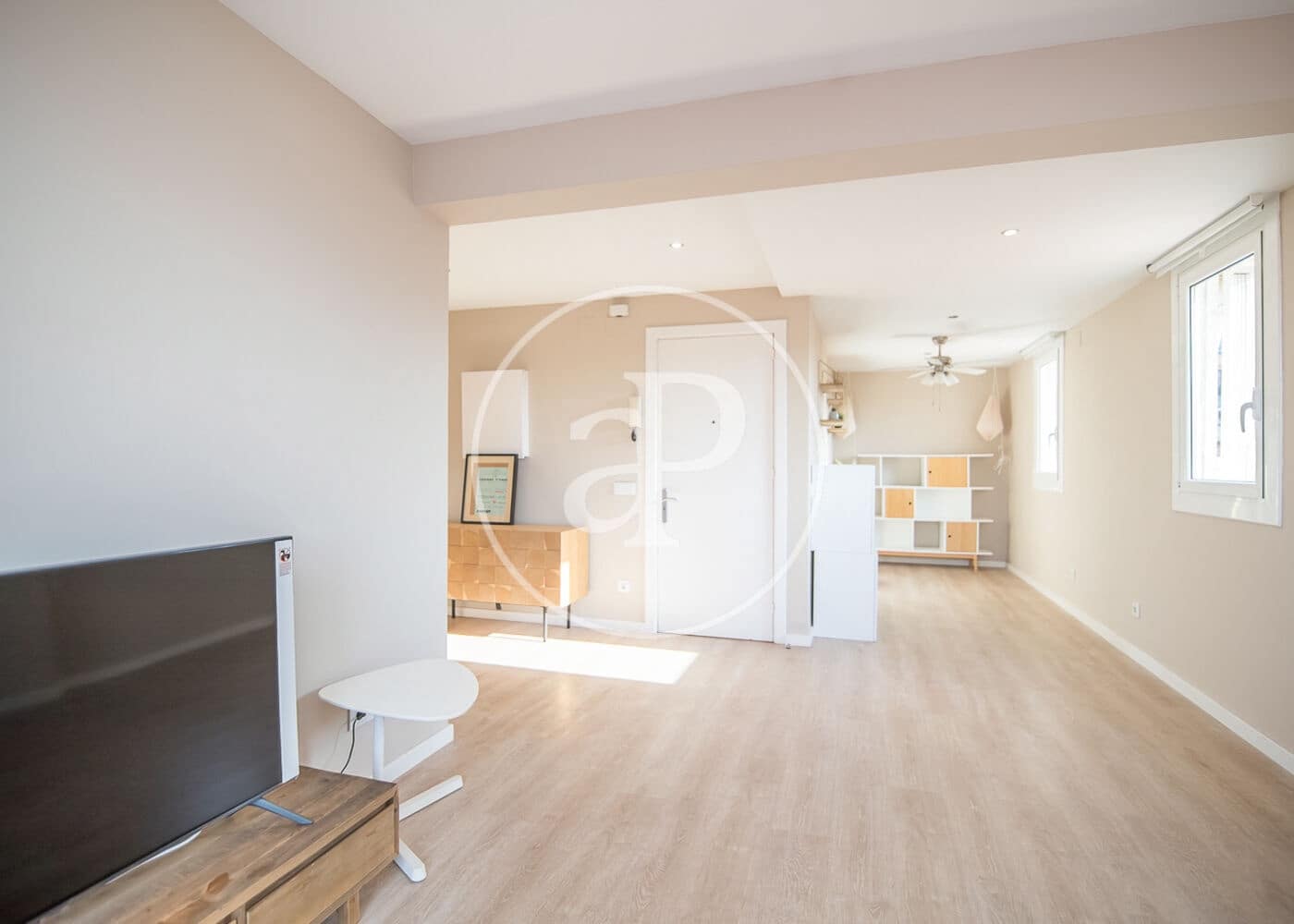 2 soveværelse Penthouse til leje i Barcelona by - € 2.295 (Ref: 9947907)