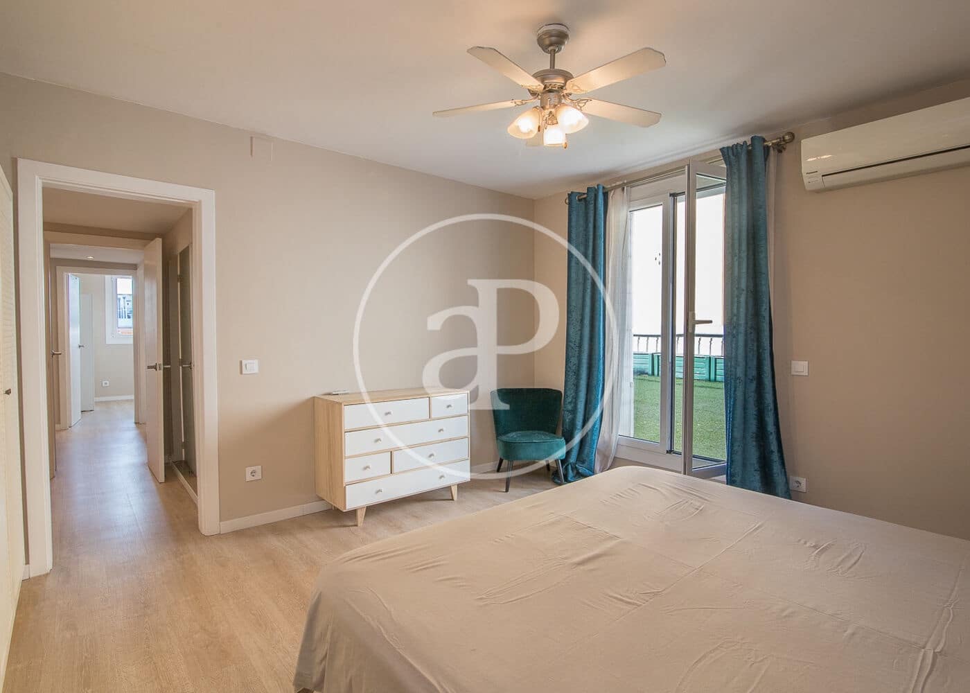 2 soveværelse Penthouse til leje i Barcelona by - € 2.295 (Ref: 9947907)