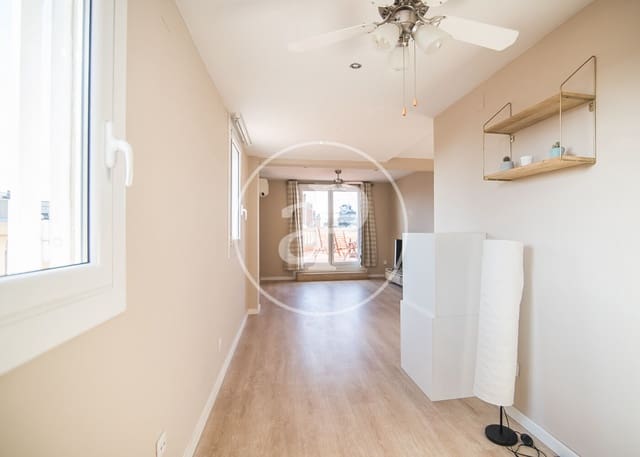2 soveværelse Penthouse til leje i L'Antiga Esquerra de L'Eixample, Barcelona by - € 2.295 (Ref: 9947907)