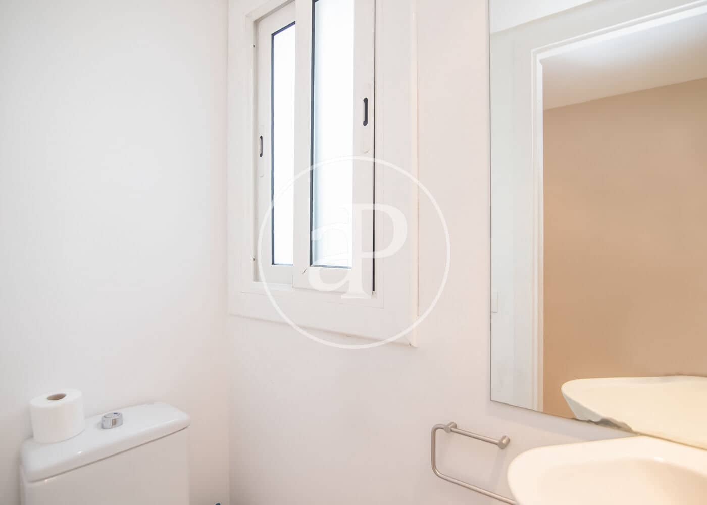 2 soveværelse Penthouse til leje i Barcelona by - € 2.295 (Ref: 9947907)