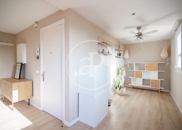 2 soveværelse Penthouse til leje i L'Antiga Esquerra de L'Eixample, Barcelona by - € 2.295 (Ref: 9947907)