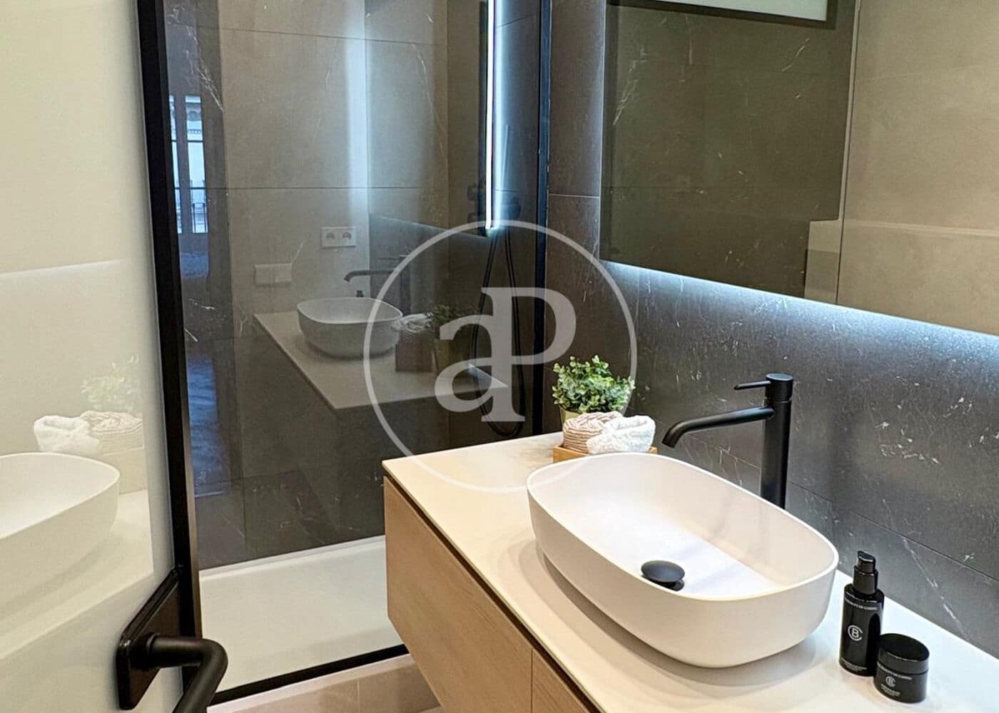 3 soveværelse Lejlighed til salg i Barcelona by - € 1.410.000 (Ref: 9949769)