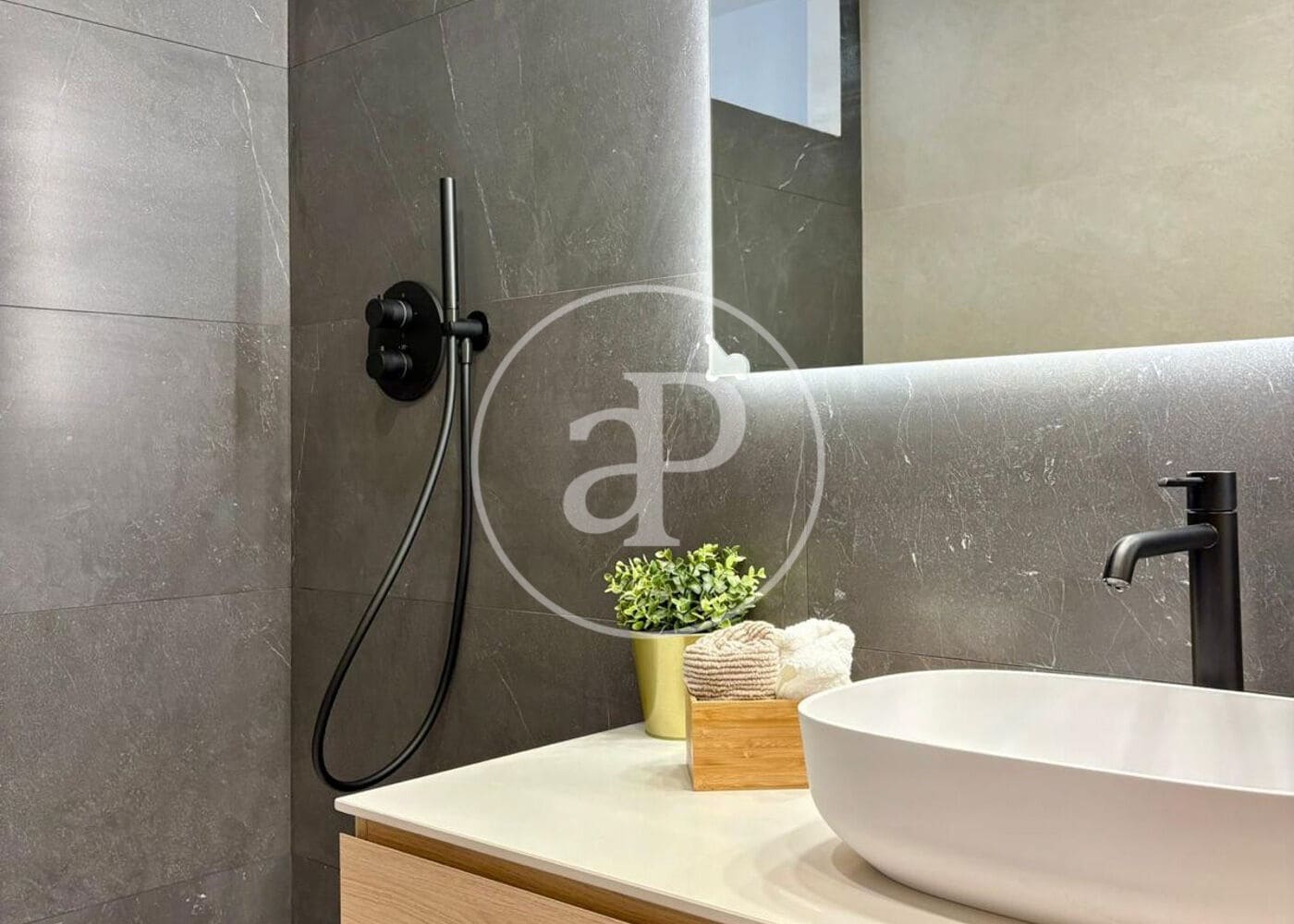3 soveværelse Lejlighed til salg i Barcelona by - € 1.410.000 (Ref: 9949769)