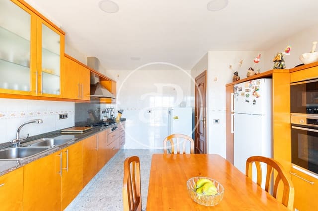 4 sovrum Villa till salu i Rubí - 485 000 € (Ref: 9949770)