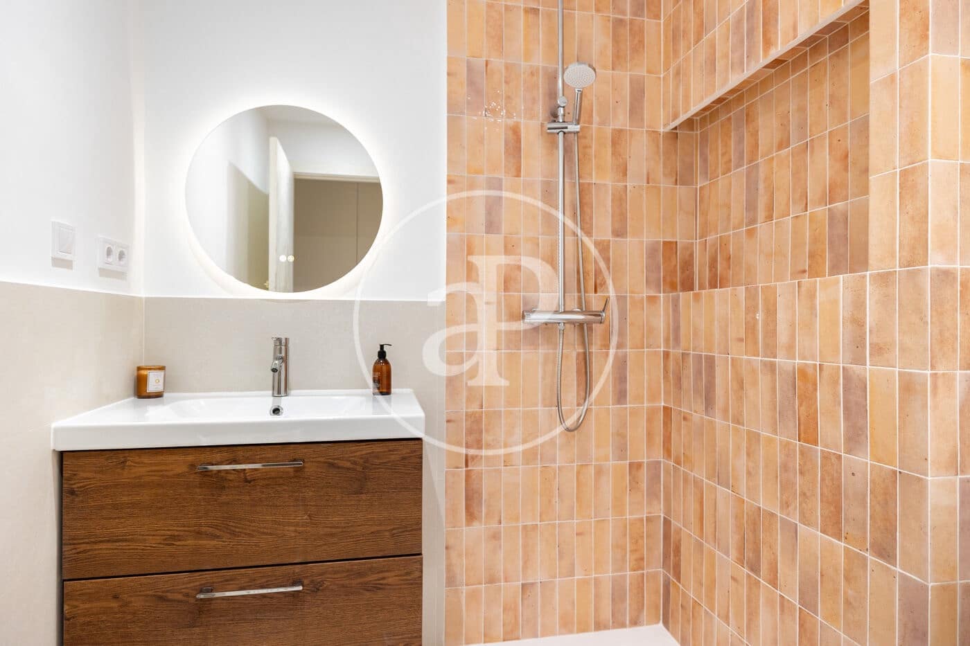 2 sovrum Lägenhet att hyra i Barcelona stad - 1 800 € (Ref: 9949771)