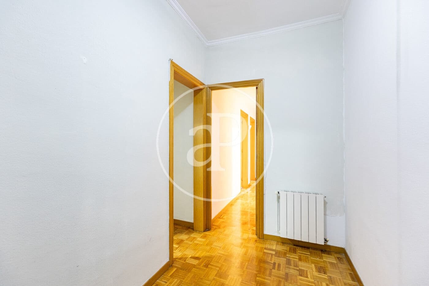 4 slaapkamer Appartement te huur in Barcelona stad - € 1.517 (Ref: 9952615)