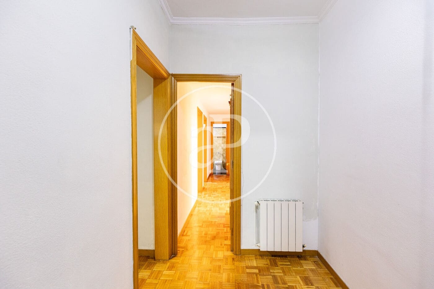 4 slaapkamer Appartement te huur in Barcelona stad - € 1.517 (Ref: 9952615)