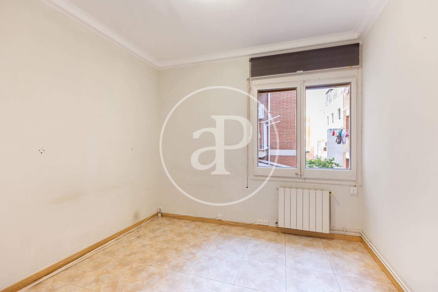 4 slaapkamer Appartement te huur in Barcelona stad - € 1.517 (Ref: 9952615)