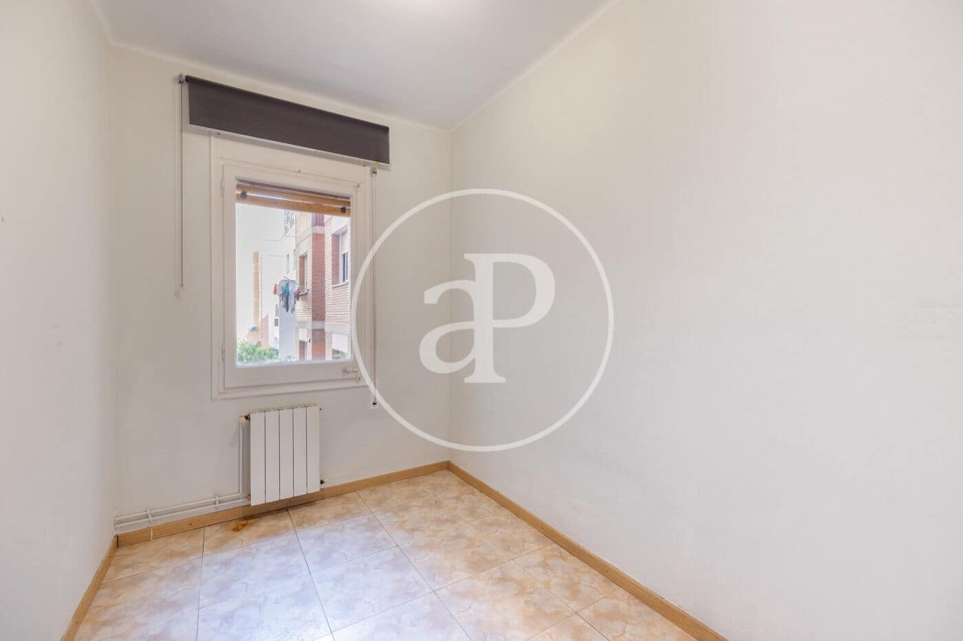 4 slaapkamer Appartement te huur in Barcelona stad - € 1.517 (Ref: 9952615)