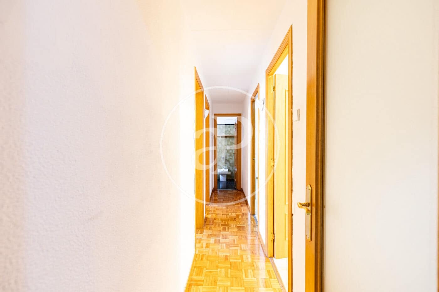 4 slaapkamer Appartement te huur in Barcelona stad - € 1.517 (Ref: 9952615)