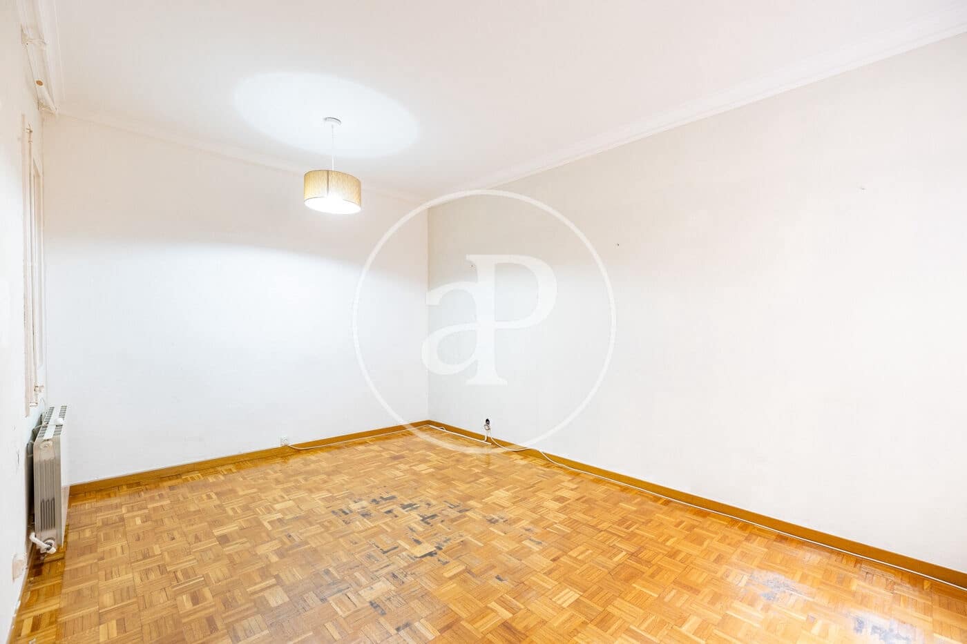 4 slaapkamer Appartement te huur in Barcelona stad - € 1.517 (Ref: 9952615)