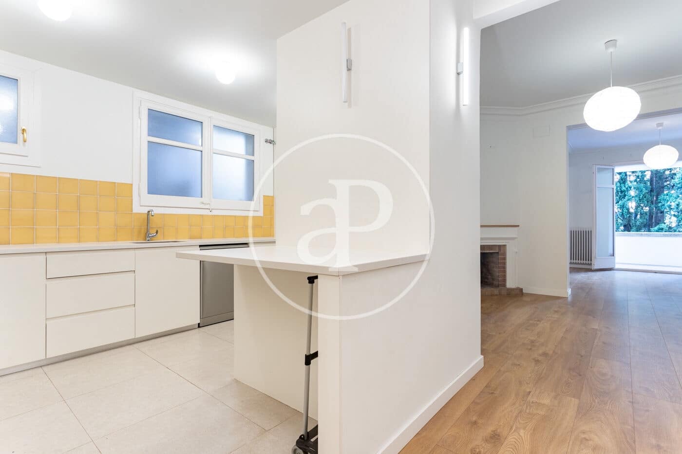 4 bedroom Apartment for rent in Barcelona city - € 3,100 (Ref: 9954222)