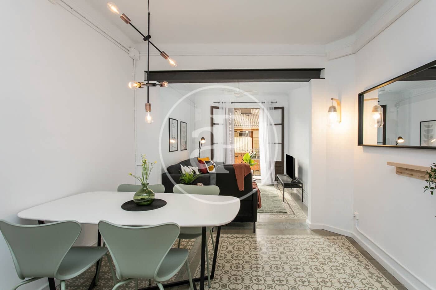 2 soveværelse Lejlighed til salg i Barcelona by - € 395.000 (Ref: 9954223)