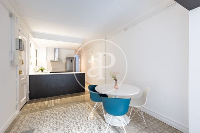 2 bedroom Apartment for sale in El Poble Sec, Barcelona city - € 395,000 (Ref: 9954223)