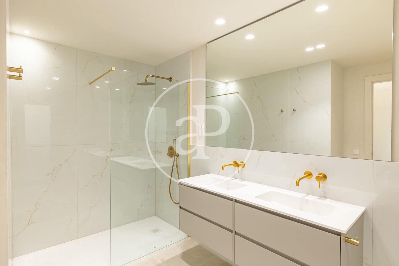2 slaapkamer Appartement te koop in Barcelona stad met zwembad - € 920.000 (Ref: 9954228)