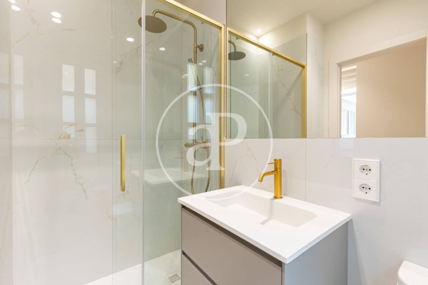 2 slaapkamer Appartement te koop in Barcelona stad met zwembad - € 920.000 (Ref: 9954228)