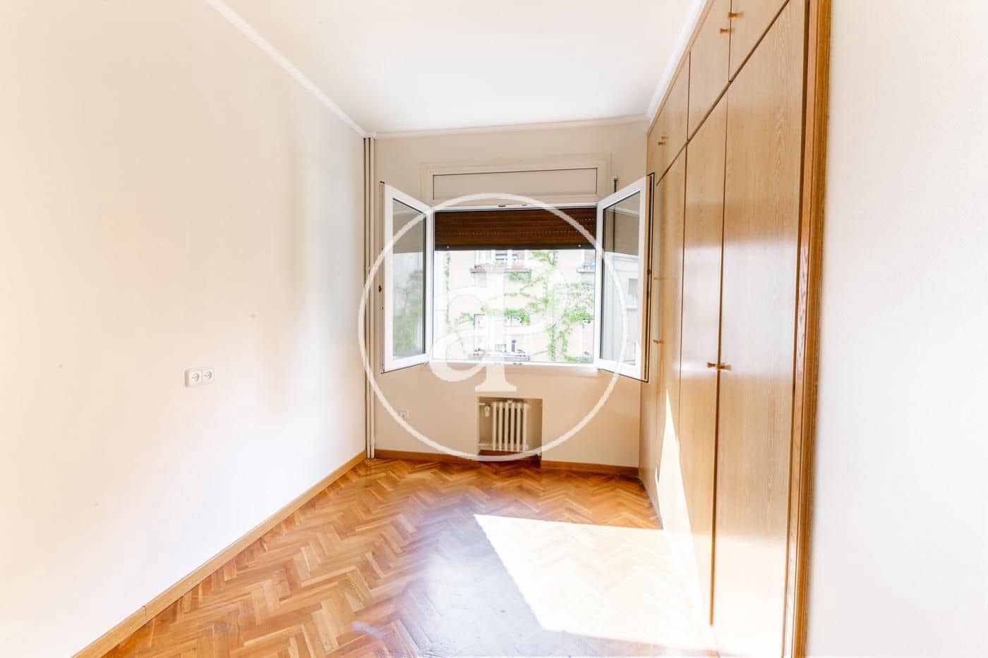 4 bedroom Apartment for rent in Barcelona city with garage - € 2,969 (Ref: 9954231)