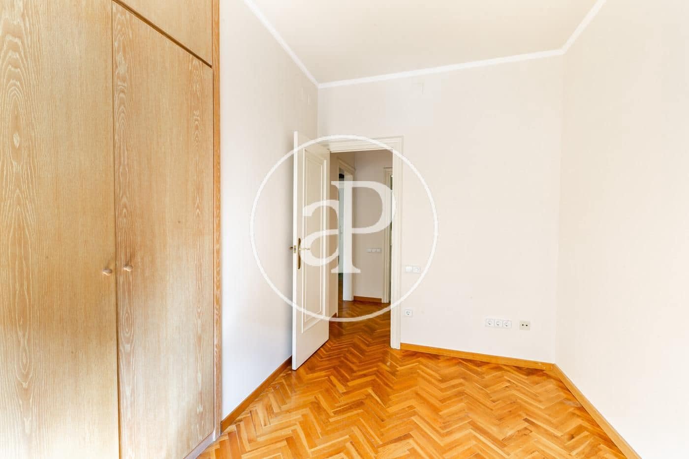 4 bedroom Apartment for rent in Barcelona city with garage - € 2,969 (Ref: 9954231)