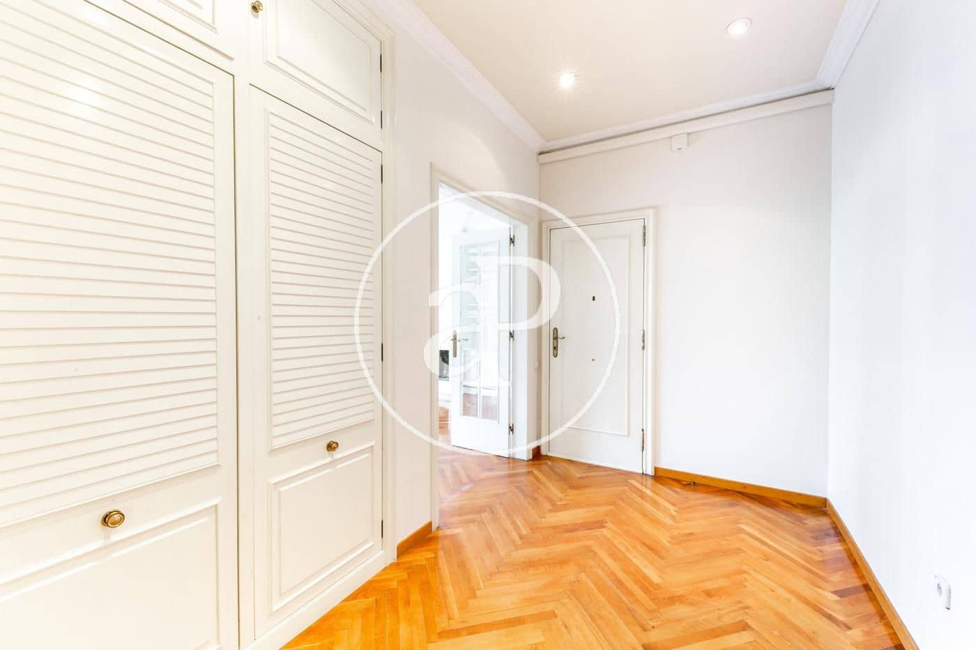 4 bedroom Apartment for rent in Barcelona city with garage - € 2,969 (Ref: 9954231)