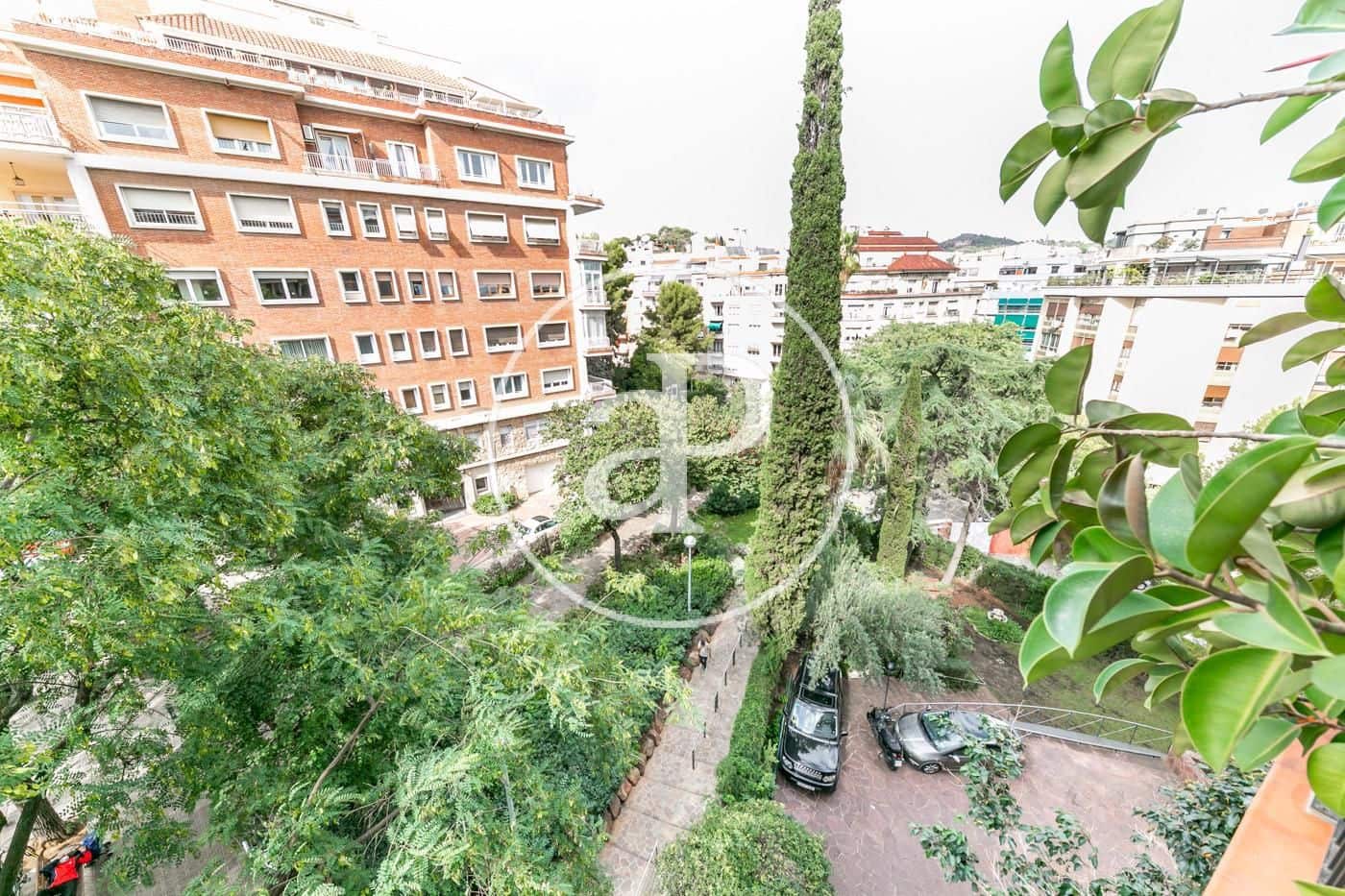 4 bedroom Apartment for rent in Barcelona city with garage - € 2,969 (Ref: 9954231)