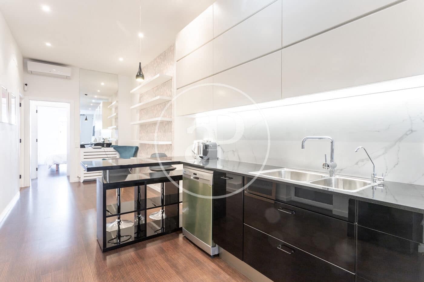 2 soveværelse Lejlighed til leje i Barcelona by - € 2.850 (Ref: 9957966)