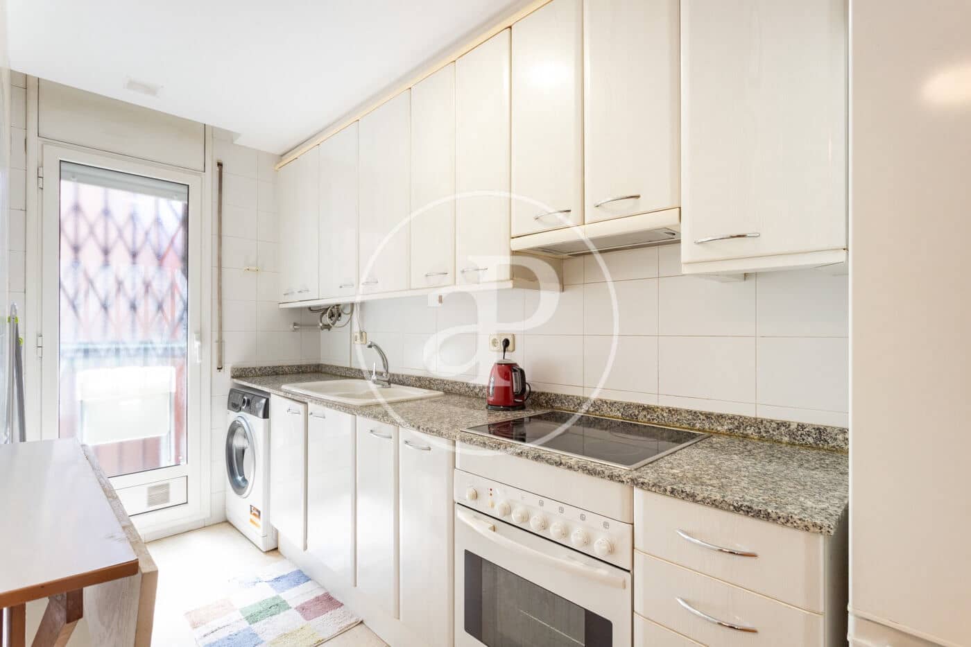 2 slaapkamer Appartement te huur in Barcelona stad - € 1.600 (Ref: 9957967)