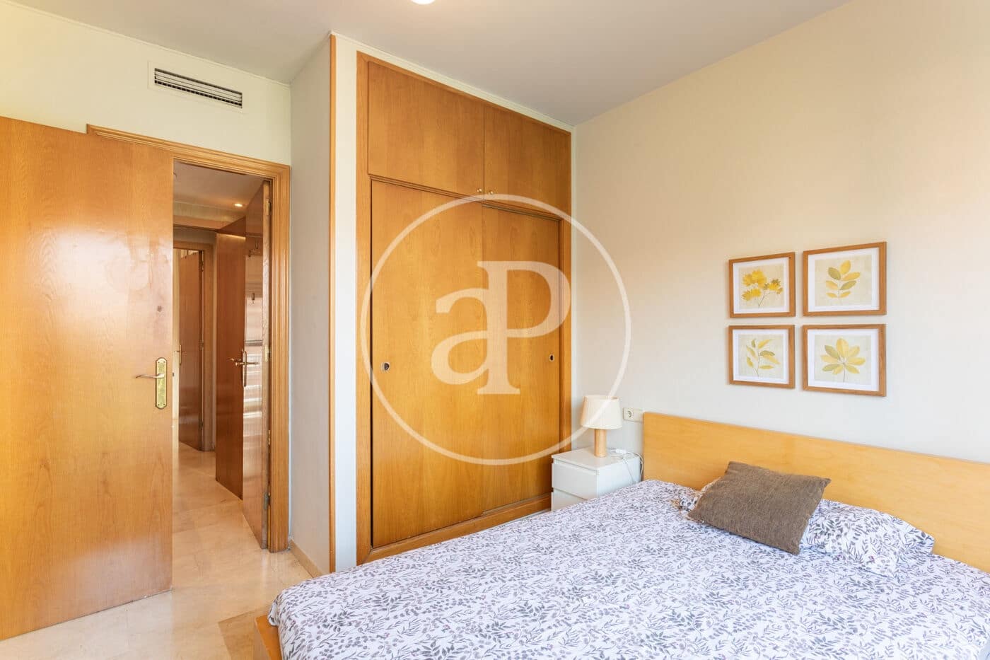 2 slaapkamer Appartement te huur in Barcelona stad - € 1.600 (Ref: 9957967)