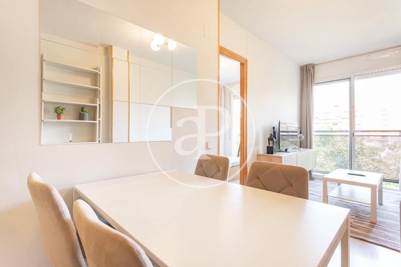 2 slaapkamer Appartement te huur in Barcelona stad - € 1.600 (Ref: 9957967)