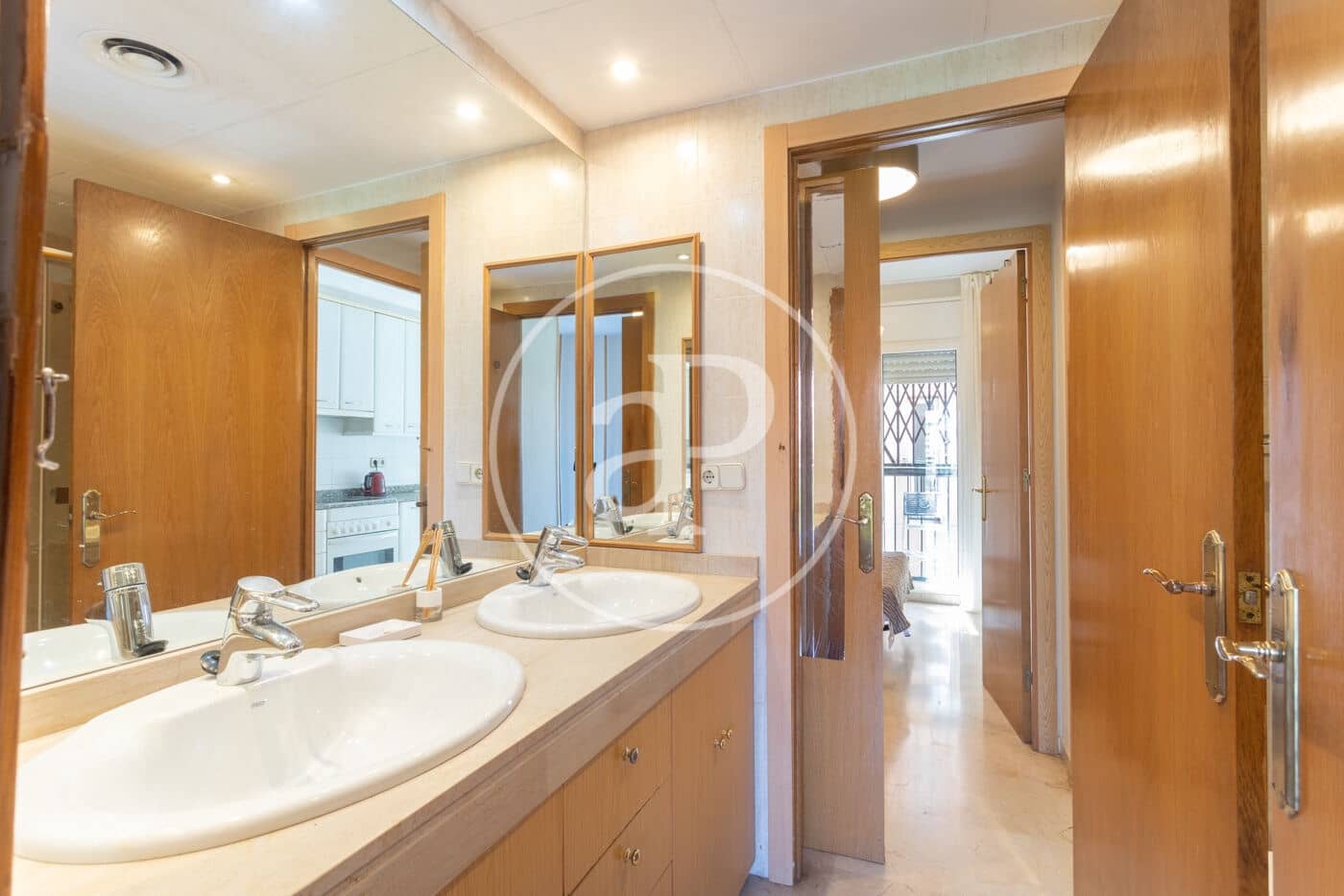 2 slaapkamer Appartement te huur in Barcelona stad - € 1.600 (Ref: 9957967)