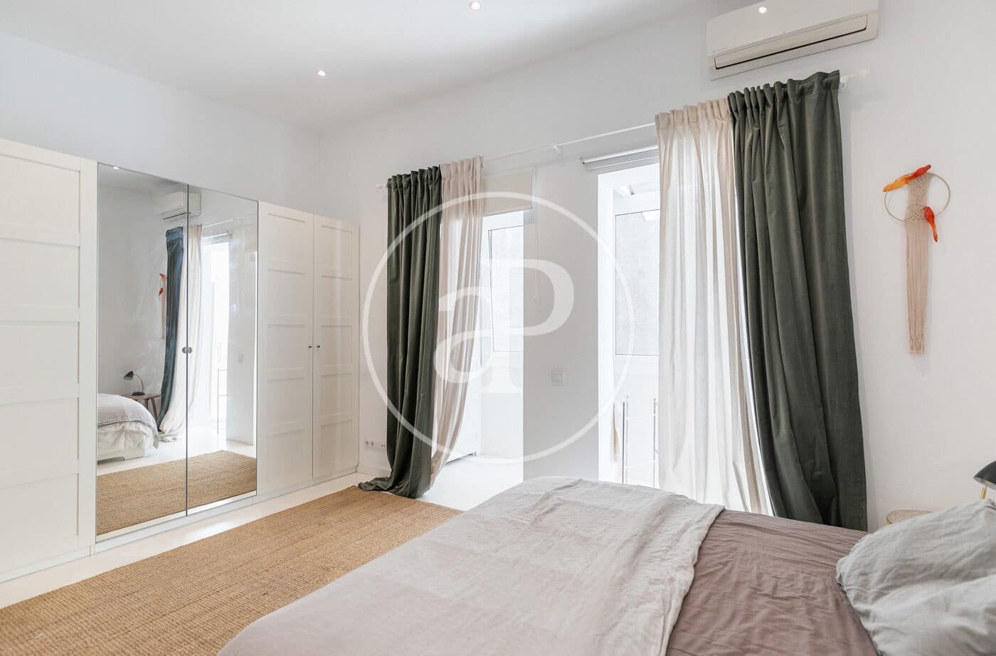 2 soveværelse Lejlighed til leje i Barcelona by - € 2.500 (Ref: 9957968)