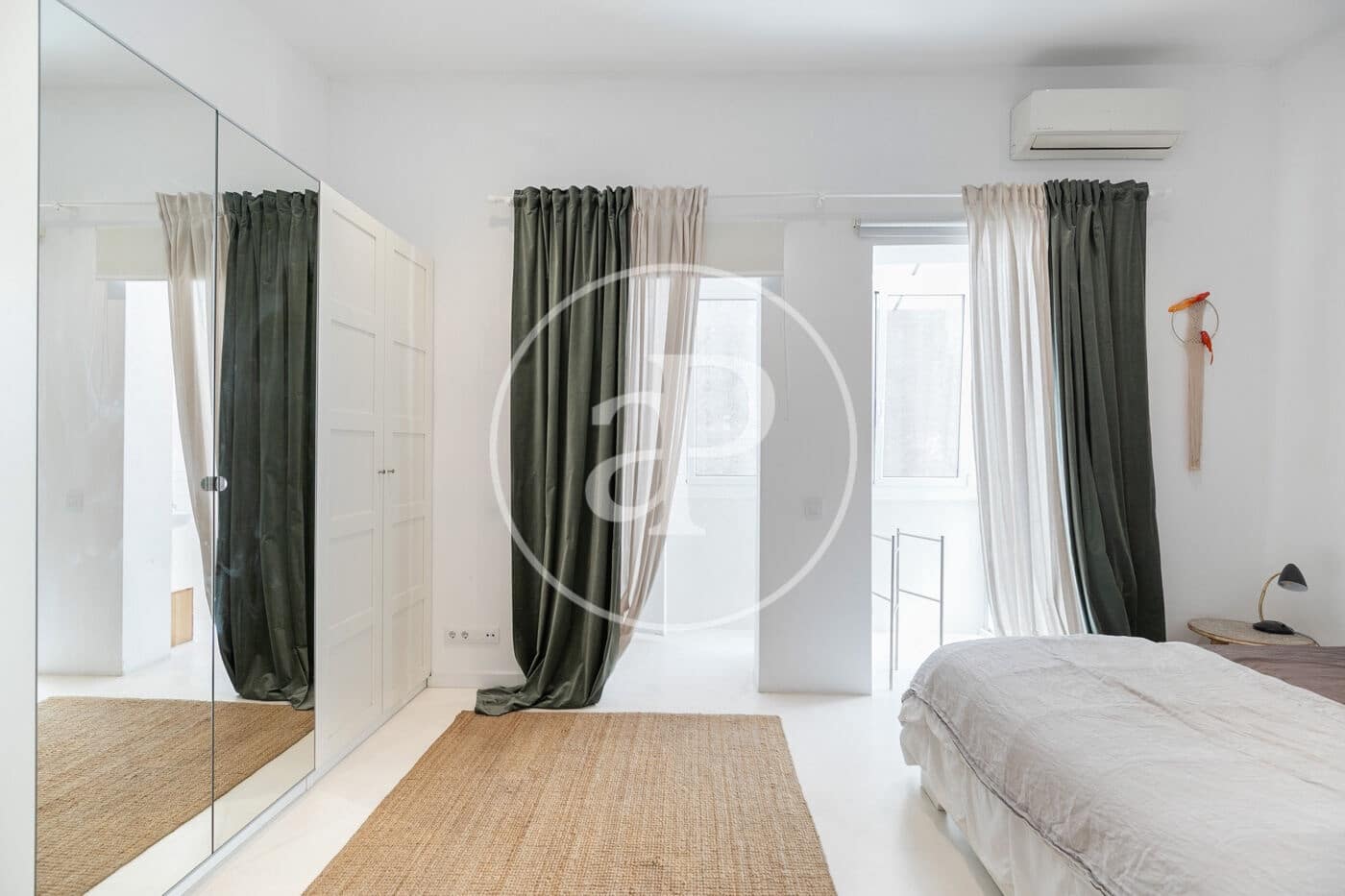 2 soveværelse Lejlighed til leje i Barcelona by - € 2.500 (Ref: 9957968)