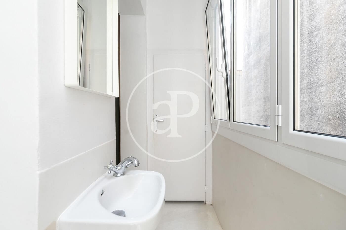 2 soveværelse Lejlighed til leje i Barcelona by - € 2.500 (Ref: 9957968)