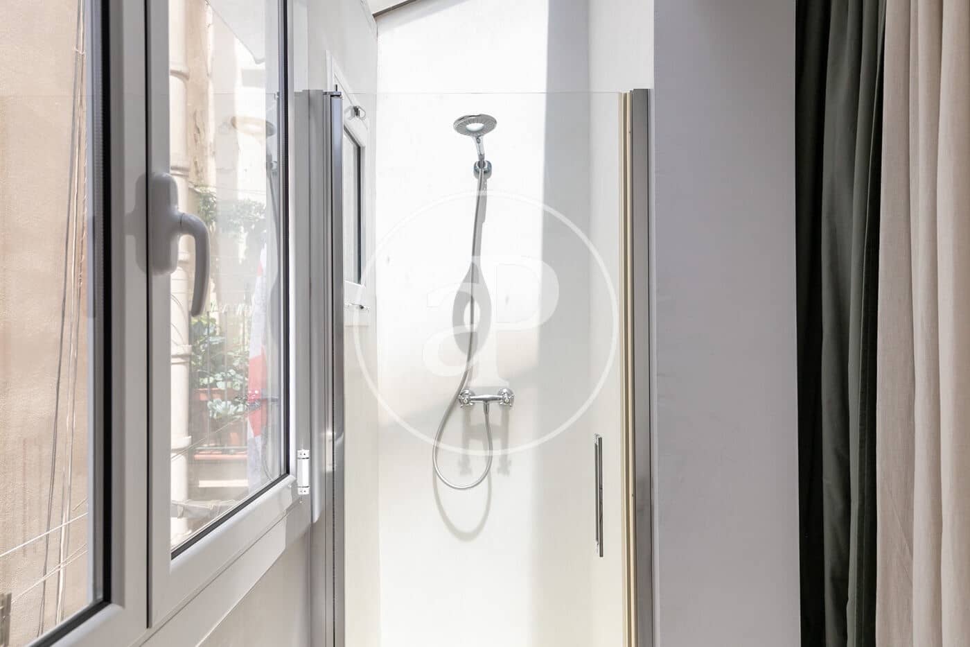 2 soveværelse Lejlighed til leje i Barcelona by - € 2.500 (Ref: 9957968)