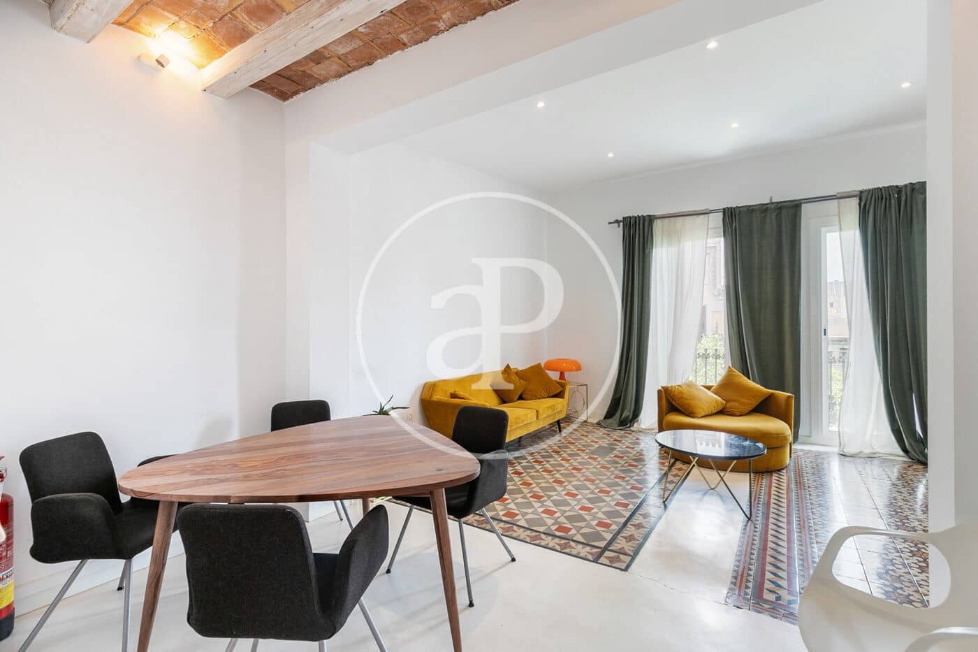 2 soveværelse Lejlighed til leje i Barcelona by - € 2.500 (Ref: 9957968)
